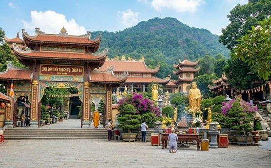 thuê xe hợp đồng đi Tây Ninh